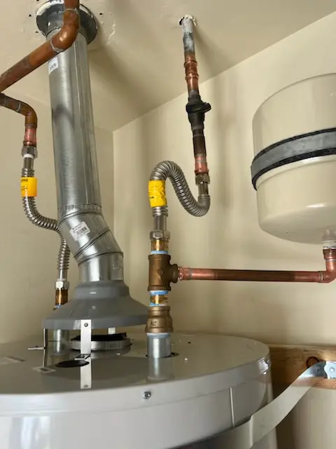 Water heater installation and plumbing repair in South Eola